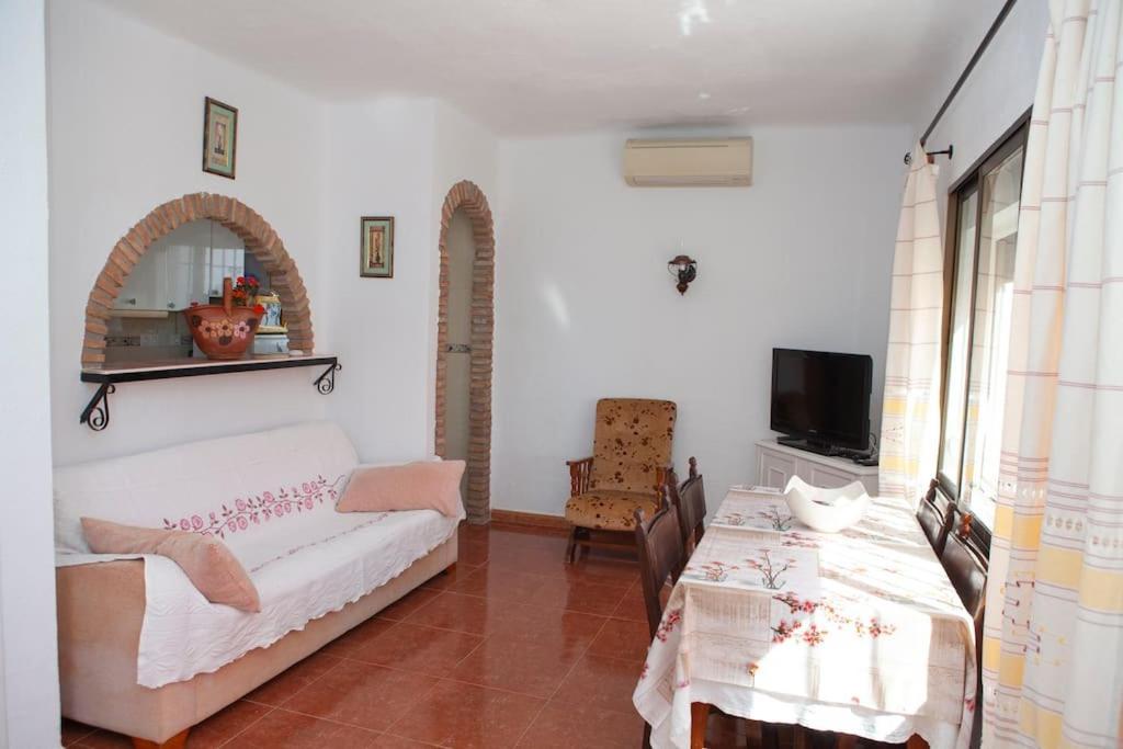 Lovely House A Few Steps To The Beach With Sea View Vélez Exterior foto