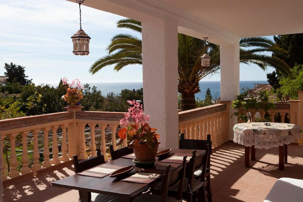 Lovely House A Few Steps To The Beach With Sea View Vélez Exterior foto