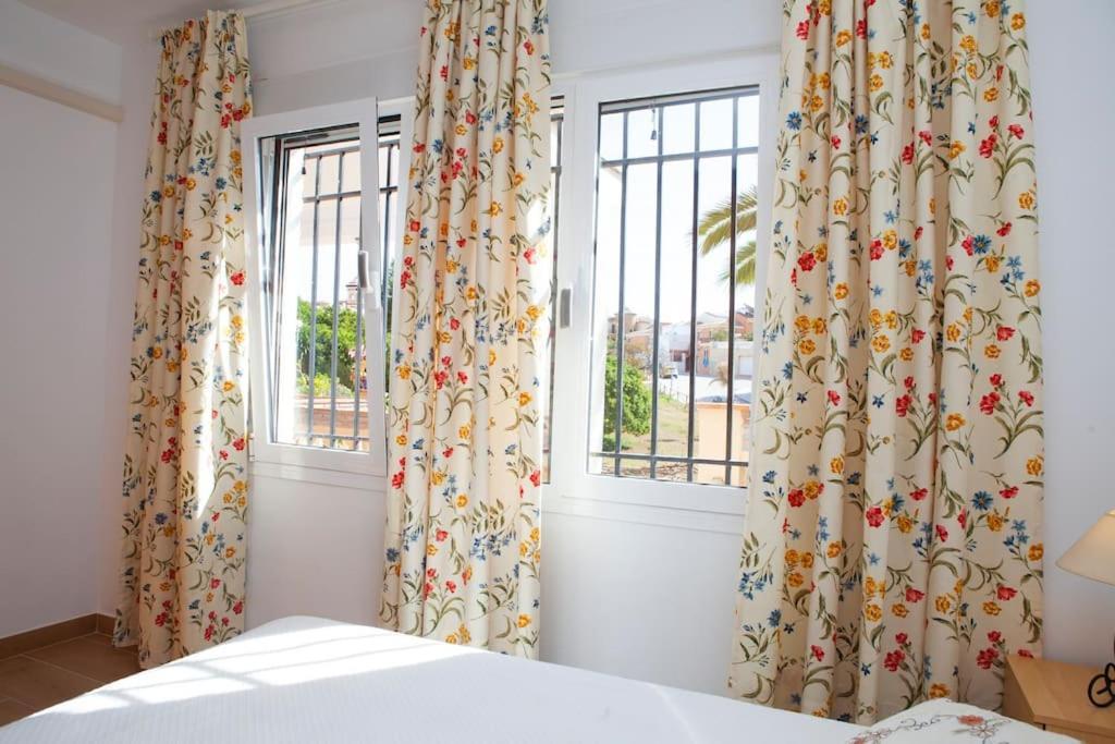 Lovely House A Few Steps To The Beach With Sea View Vélez Exterior foto