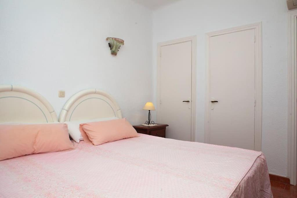 Lovely House A Few Steps To The Beach With Sea View Vélez Exterior foto