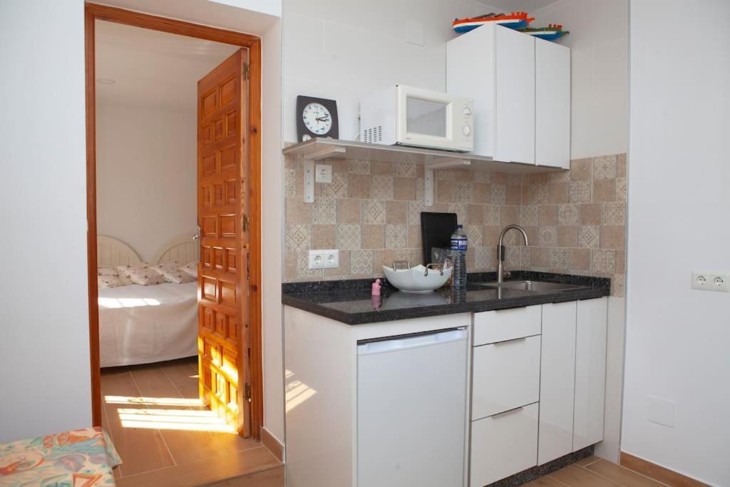 Lovely House A Few Steps To The Beach With Sea View Vélez Exterior foto