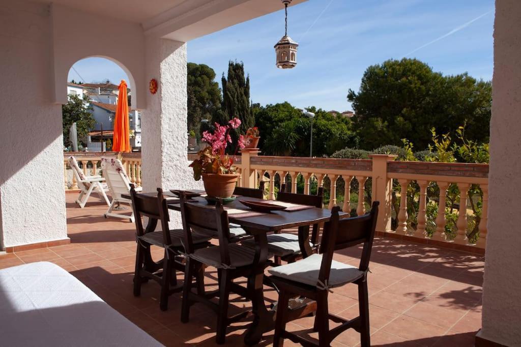 Lovely House A Few Steps To The Beach With Sea View Vélez Exterior foto